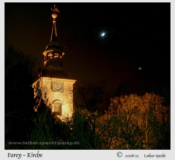 2009_01_06-Parey-Kirchturm-angeleuchtet-Mond-2008_12_30-web.jpg