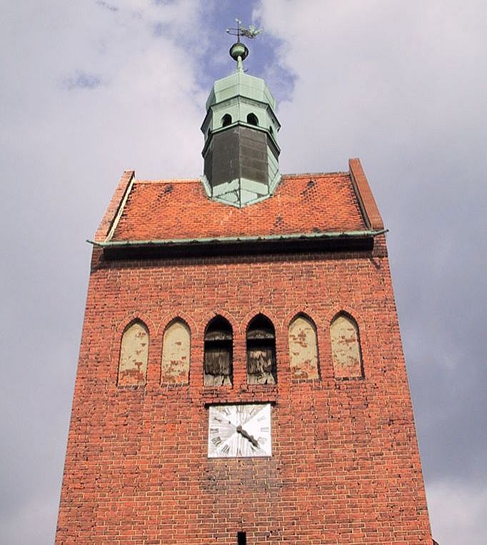 005-Derben-Kirche-Turm_West-2008_04_08.jpg