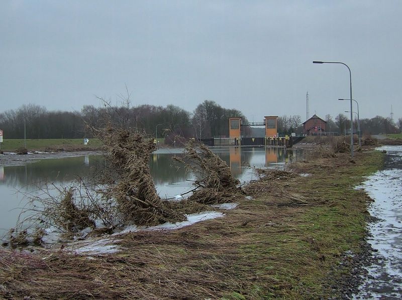 2011_02_02-024-Parey-An_der_Elbe-Winter-Hochwasser.jpg